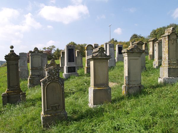 Der jüdische Friedhof in Markt Obernzenn (Landkreis Neustadt an der